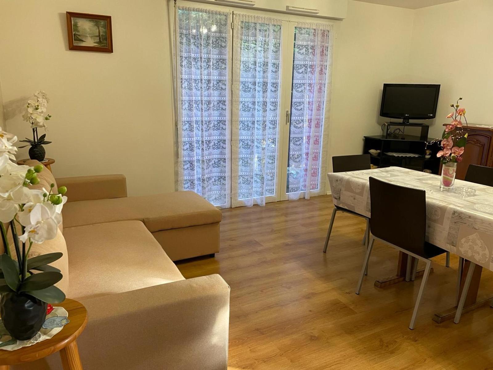 Апартаменти F3 Cosy A Cergy A 10 Minutes De La Gare Cergy Prefecture Et Proche Essec Екстер'єр фото
