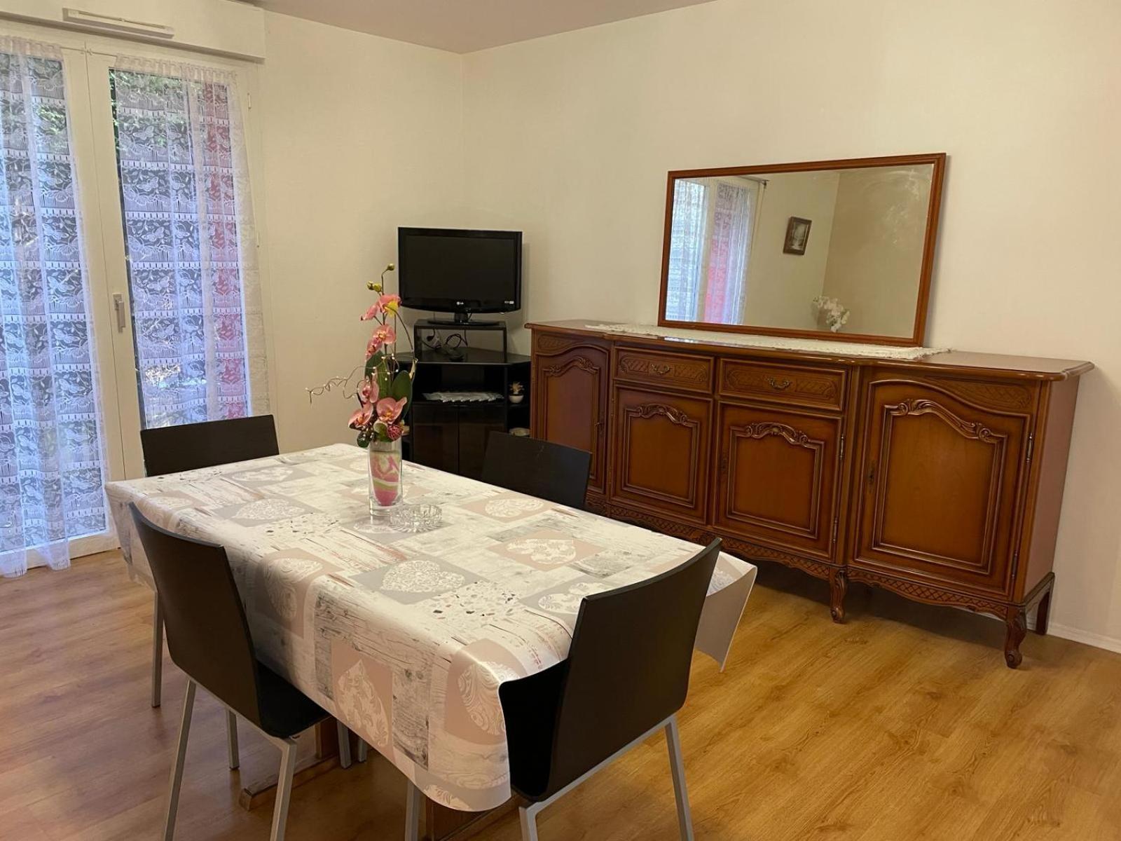 Апартаменти F3 Cosy A Cergy A 10 Minutes De La Gare Cergy Prefecture Et Proche Essec Екстер'єр фото